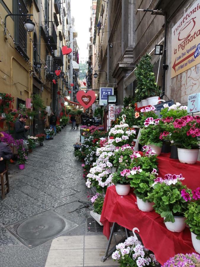 مبيت وإفطار Non Ci Resta Che Napoli المظهر الخارجي الصورة